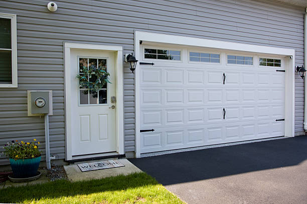 24/7 Emergency Garage Door Panel Replacement experts in Red Wing, MN